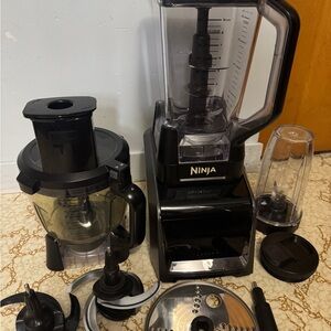 Ninja Intelli-sense kitchen system Countertop Blender & Food Processor